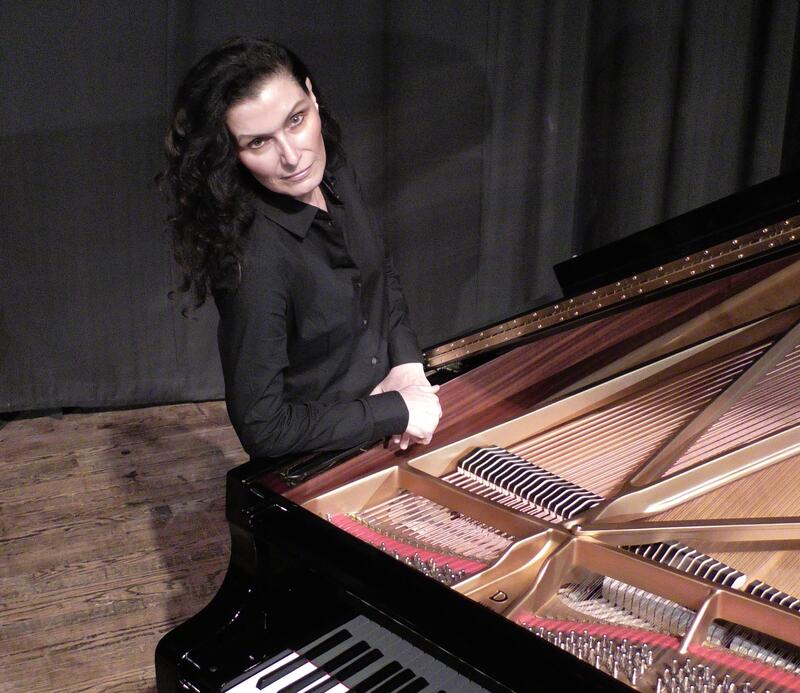 Music Department presents Dr. Mary Hellmann on Piano